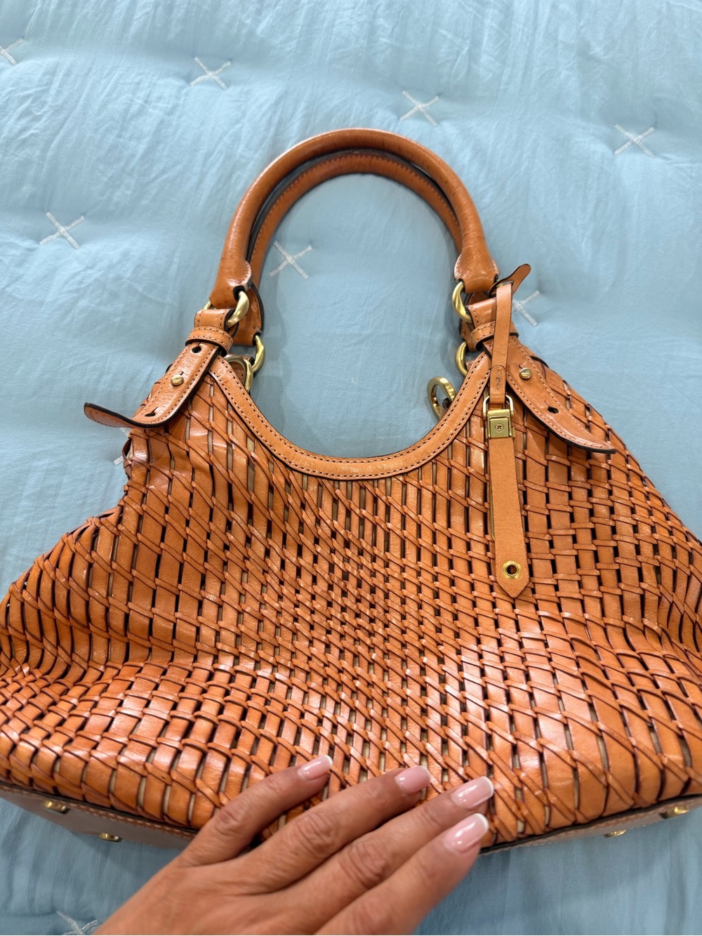 Cole Haan Woven Tan Leather Shoulder Bag with Gold-Tone Chain - Picture 14 of 15